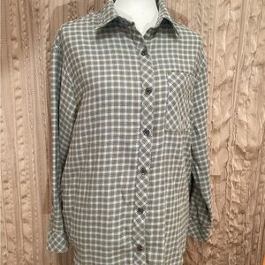 Wild Fable Womens Button-Up Shirt,side pockets, good for layering. Longer back,S